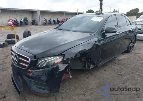 2019 Mercedes-Benz E 300 z USA, uszkodzony, nr VIN WDDZF4JB0KA579300